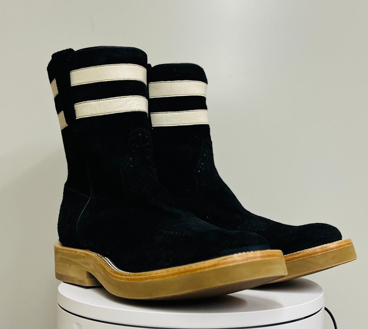 Rios of Mercedes  LINE SUEDE CHILL別注