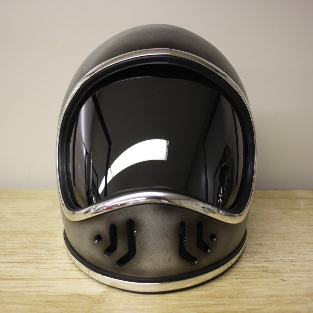 【３ヶ月以内発送】CHILLオリジナル　ボンバーマンヘルメット　custom paint metal
