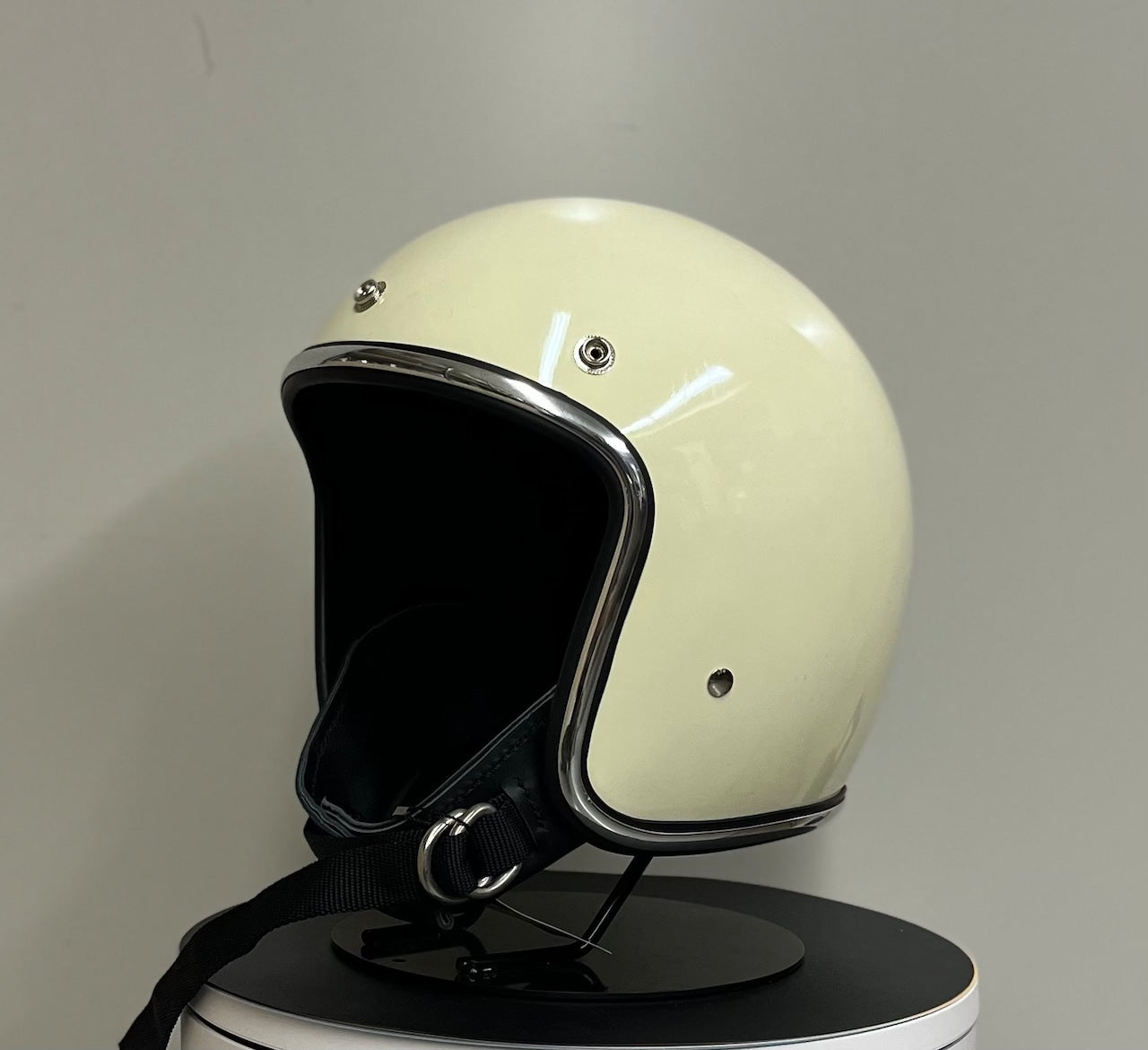Classic Helmet  Ivory