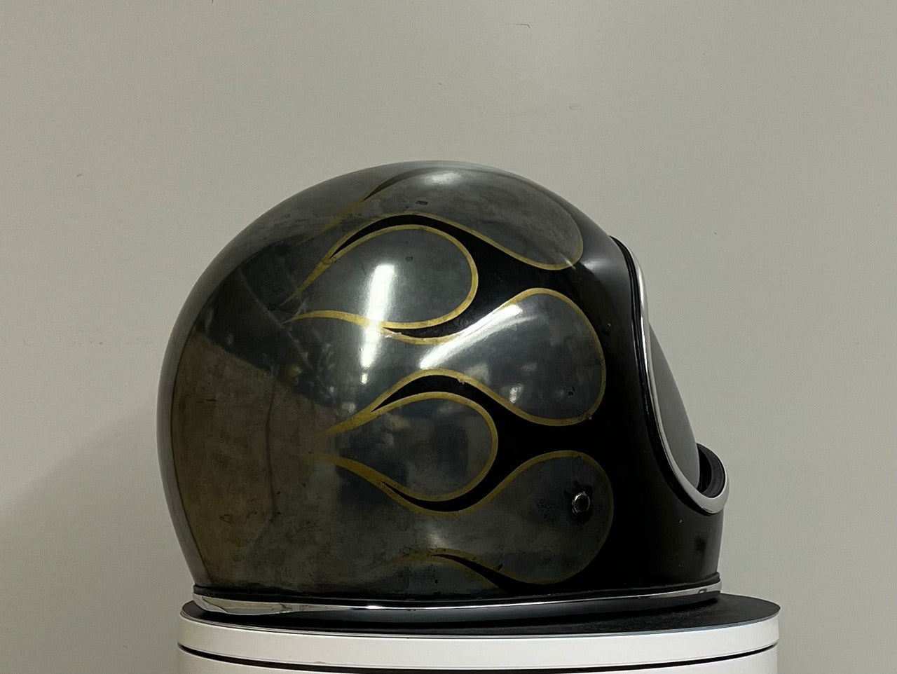 【３ヶ月以内発送】CHILLオリジナル　ボンバーマンヘルメット　Special Edition：Metal aging Flames
