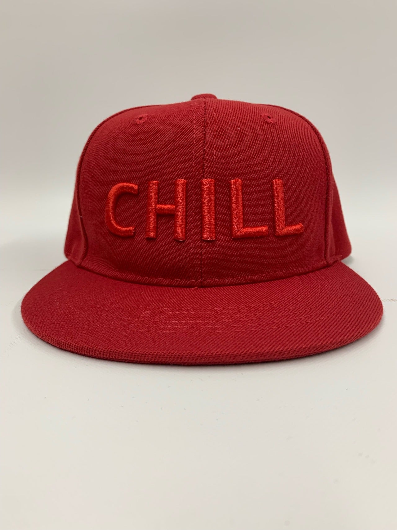 CHILLロゴ　フラットバイザー３D刺繍キャップ　レッド