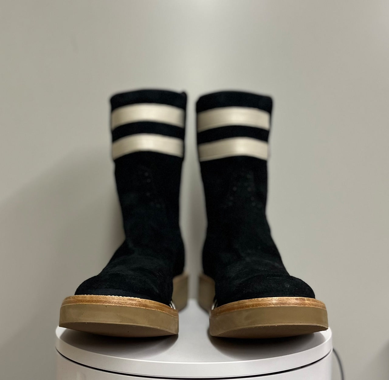 Rios of Mercedes  LINE SUEDE CHILL別注