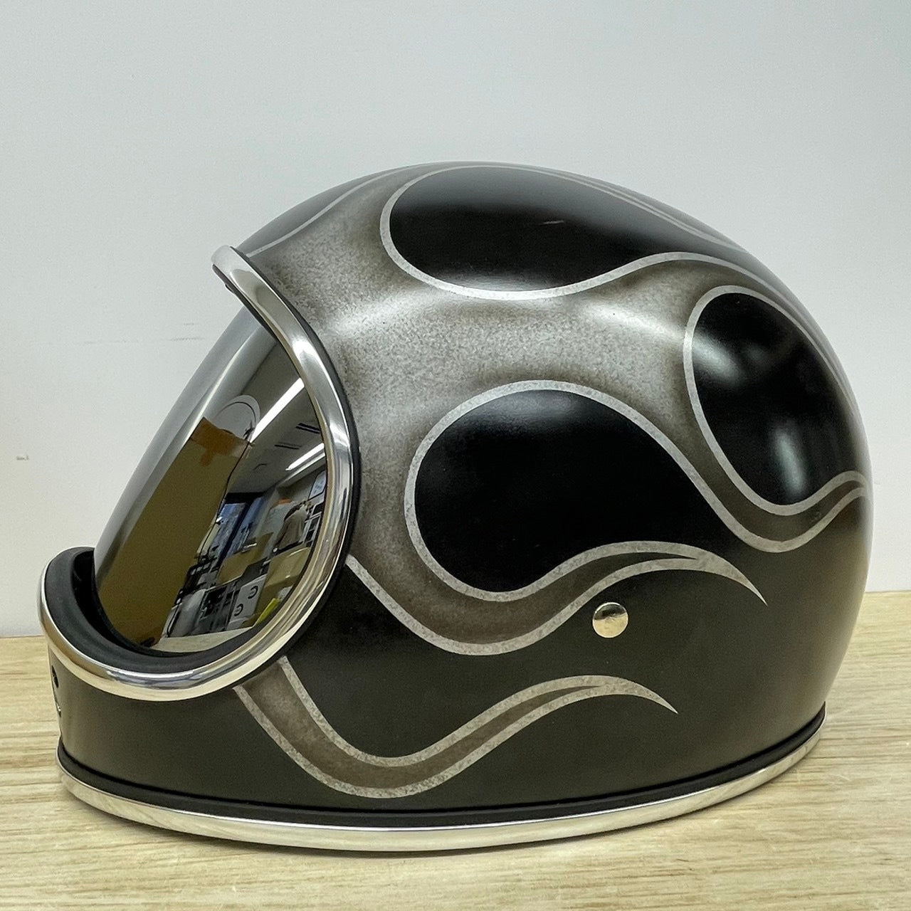 【３ヶ月以内発送】CHILLオリジナル　ボンバーマンヘルメット　Deluxe Edition Model ：Aging Flames