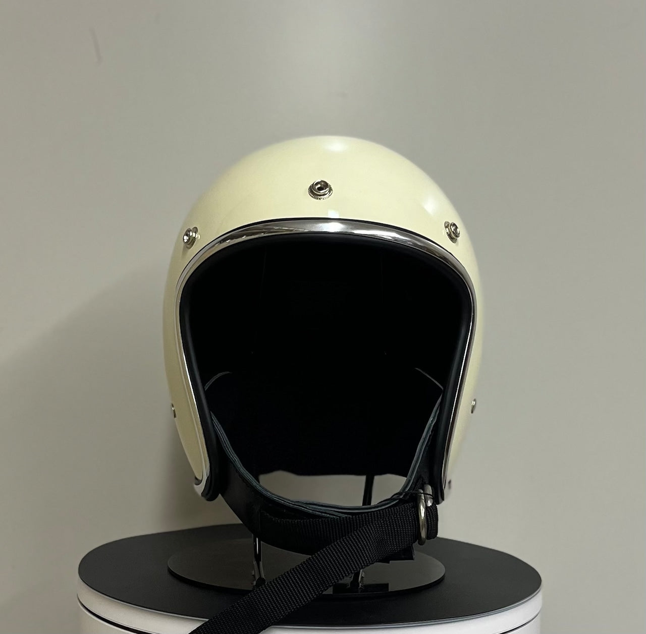 Classic Helmet  Ivory