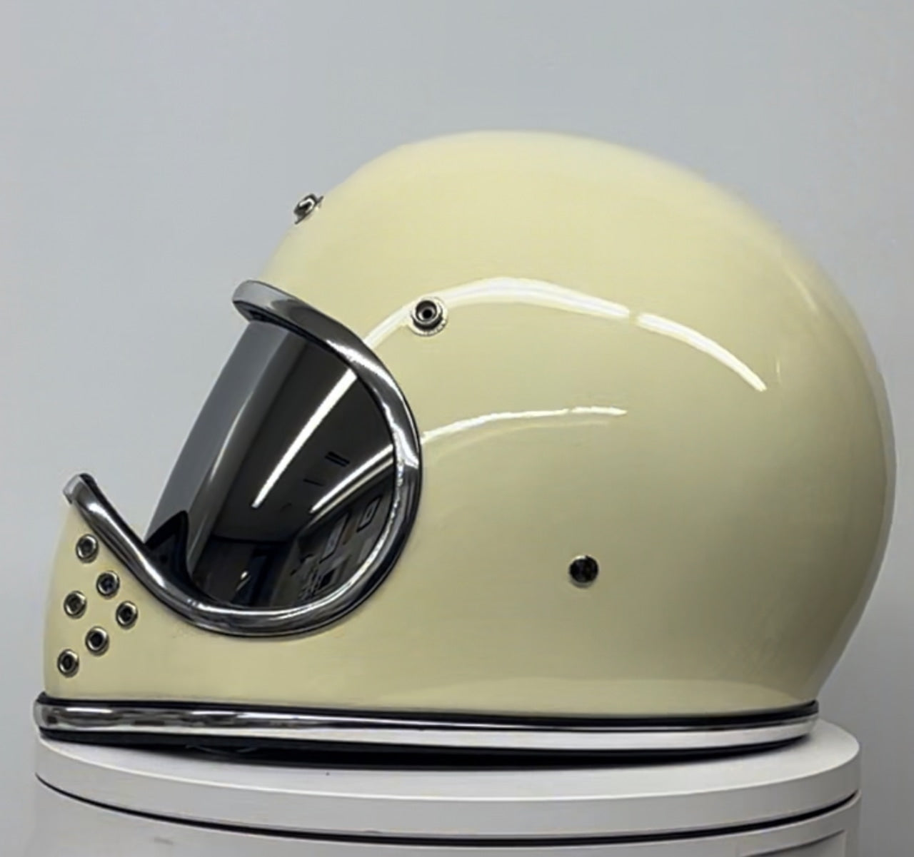 Vars helmet アイボリー