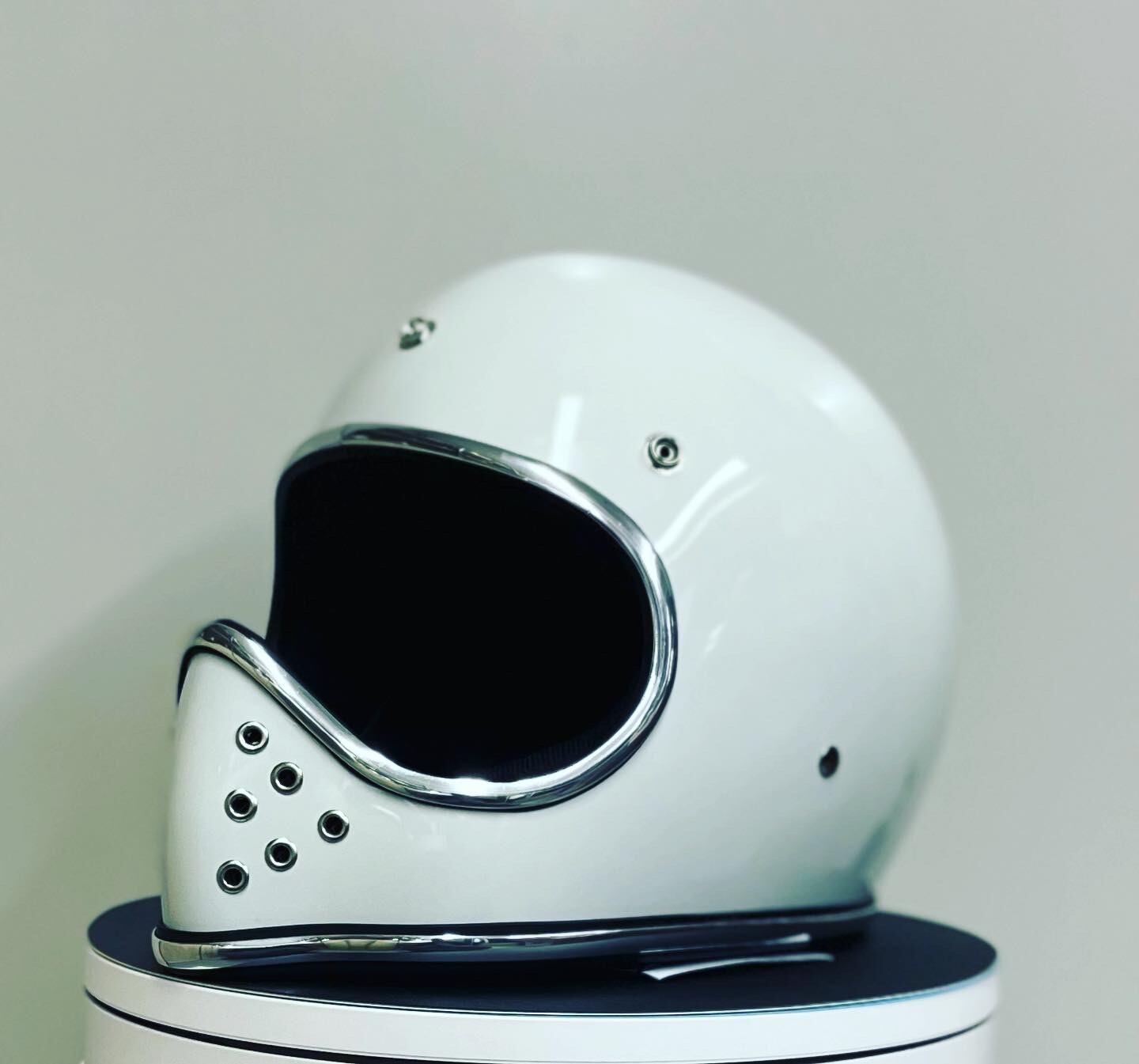 Vars helmet ホワイト