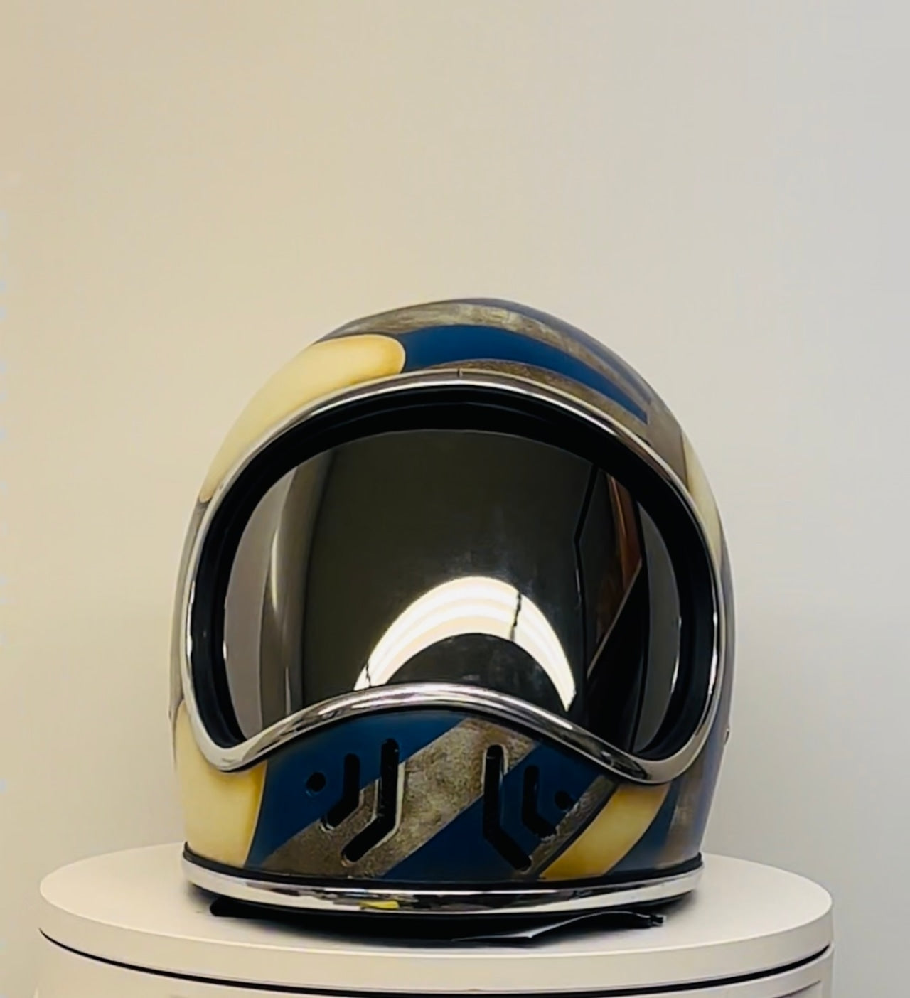 【3ヶ月以内発送】受注生産商品　CHILL ボンバーマンヘルメット　日章ブルーフレイムス
