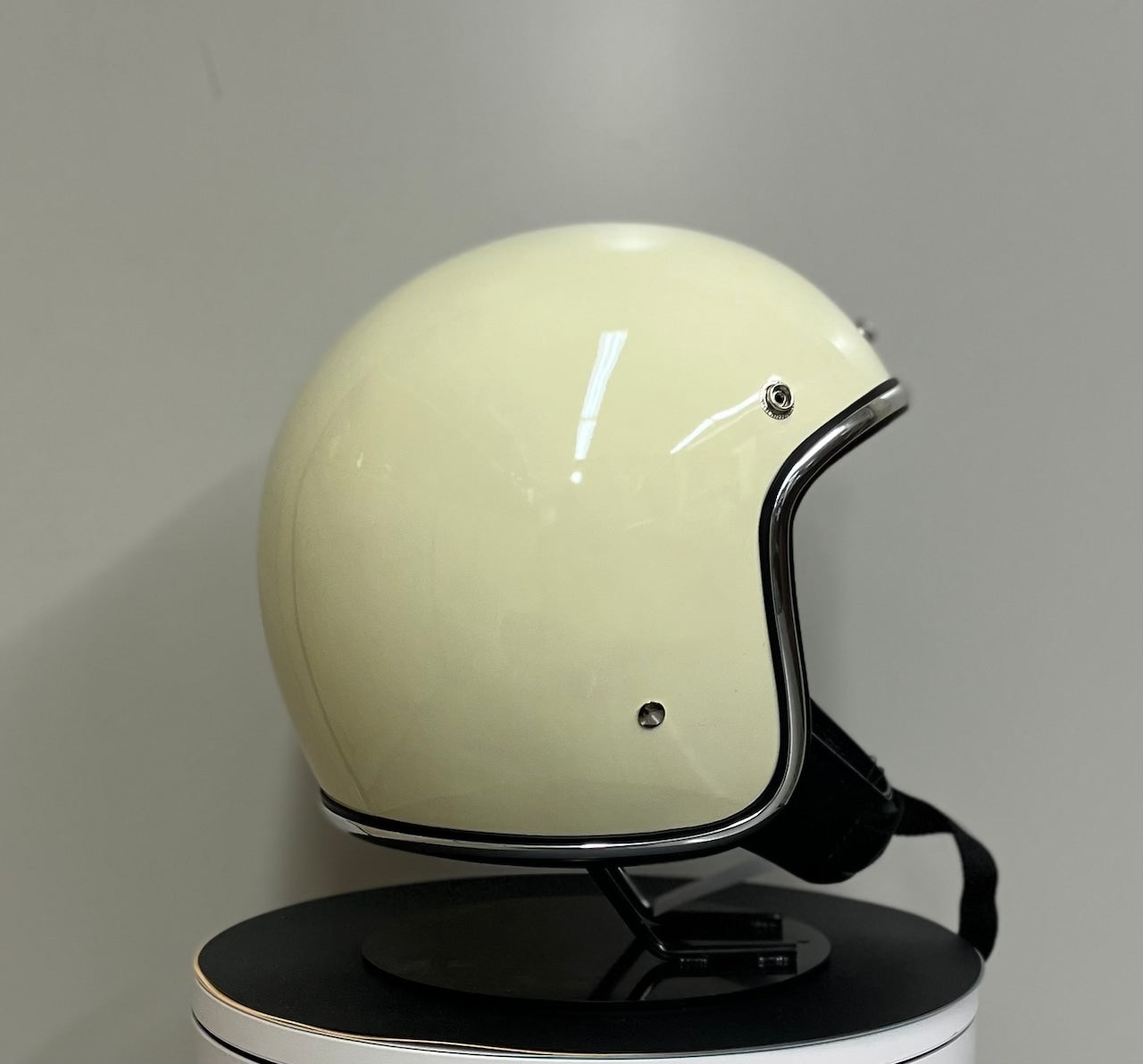 Classic Helmet  Ivory